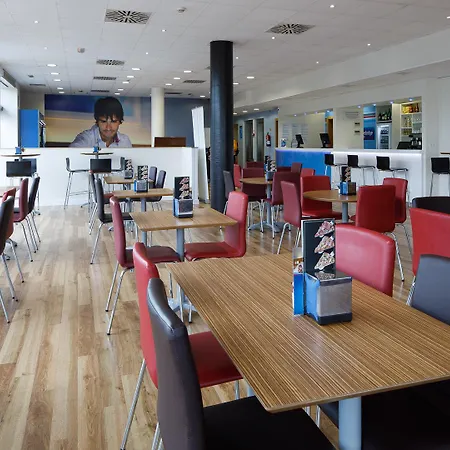 Travelodge Barcelona Fira Hotell 3*