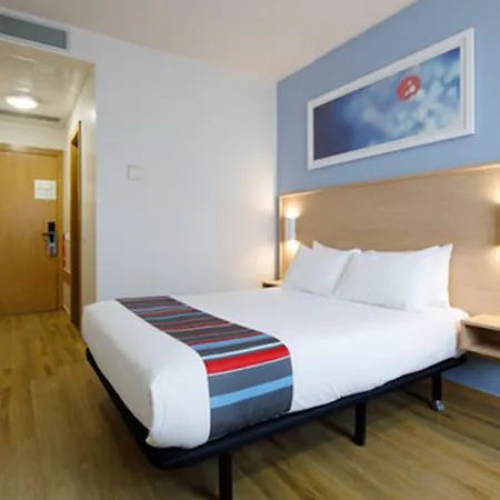 Travelodge Barcelona Fira Hotel 3*