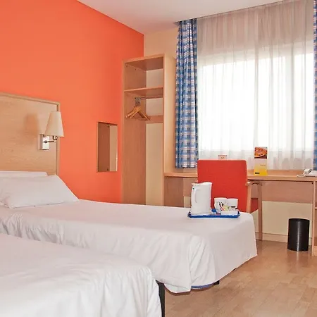 Travelodge Barcelona Fira Hotell