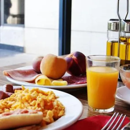Hotell Travelodge Barcelona Fira L'Hospitalet de Llobregat