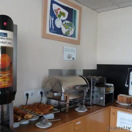 Travelodge Barcelona Fira Hotell