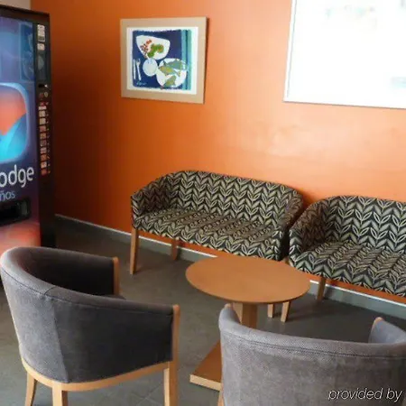 Travelodge Barcelona Fira Hotell 3*
